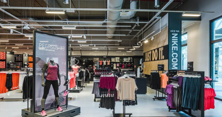 Reference: Prodejna Nike v&nbsp;outletovém centru