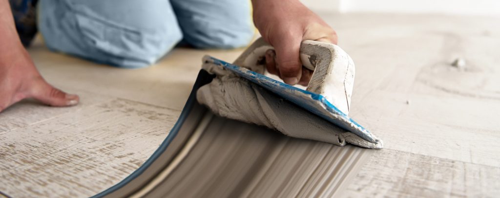 Velkoformátové obklady a dlažby s&nbsp;MAPEI: Jak na spárování? – 8. díl