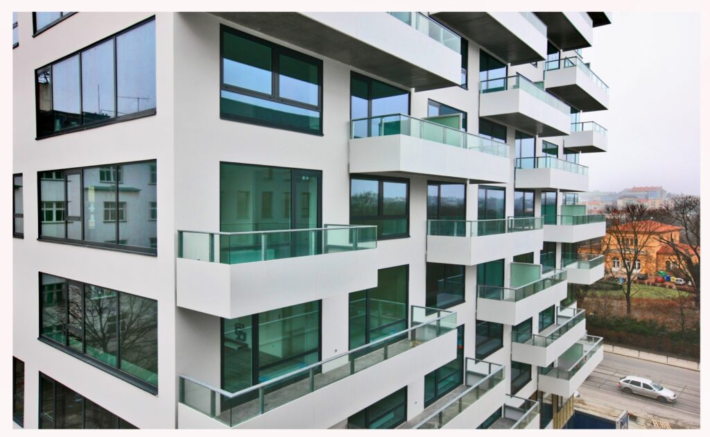 Začala sezóna teras. S&nbsp;těmihle vychytávkami to půjde rychleji!