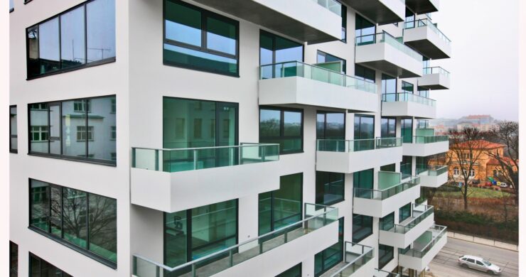 Začala sezóna teras. S&nbsp;těmihle vychytávkami to půjde rychleji!