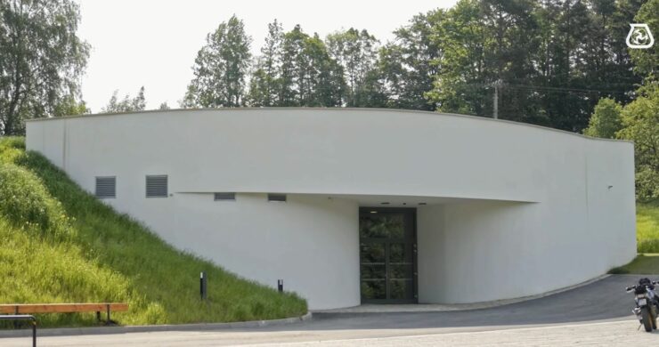 Reference: Památník Ploština: beton v&nbsp;hlavní roli