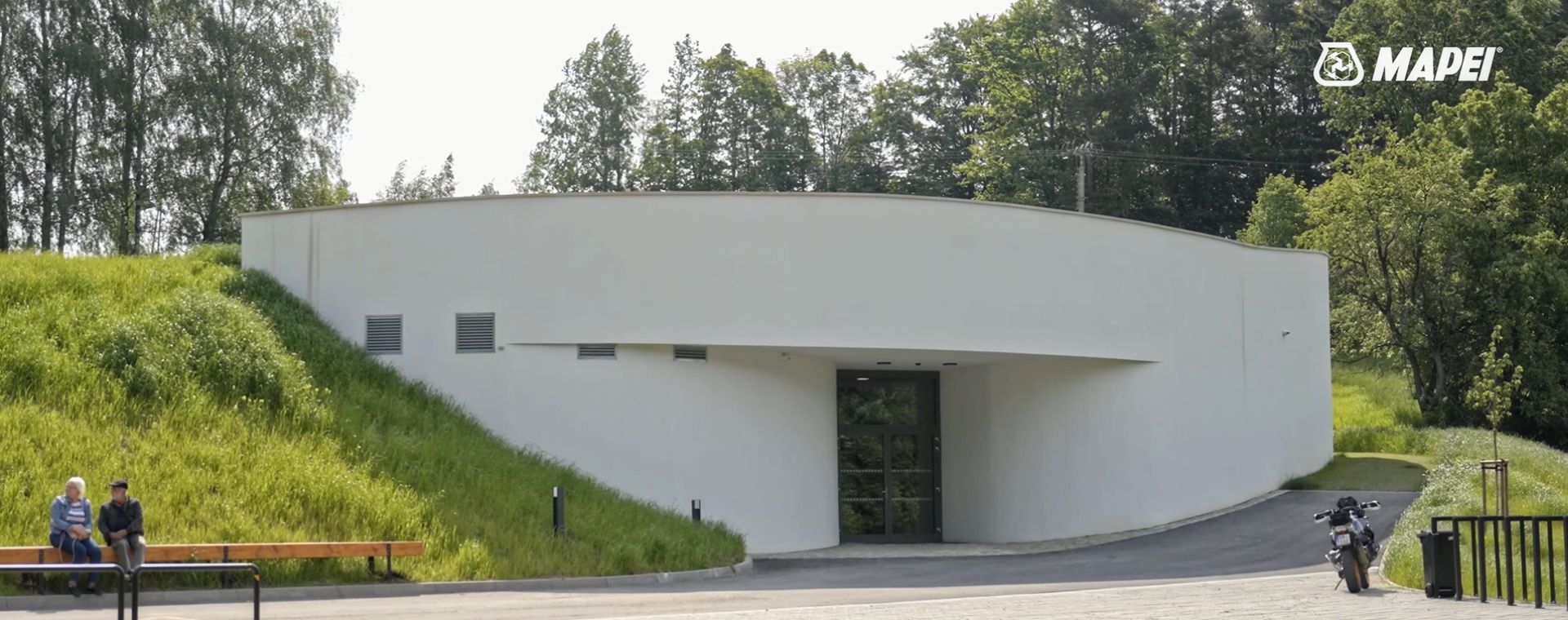 Reference: Památník Ploština: beton v&nbsp;hlavní roli